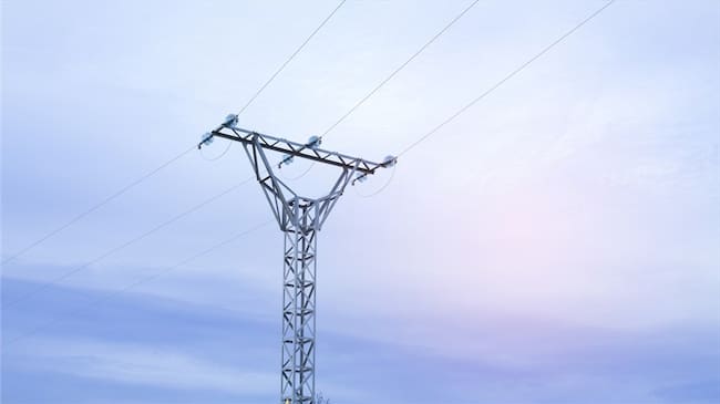 Blanca Hernández, comité de ciudadanos de Mitú, comentó en Sigue La W que tienen una plata con 700 kilovatios de energía, pero colapsa constantemente.. Foto: Getty Images