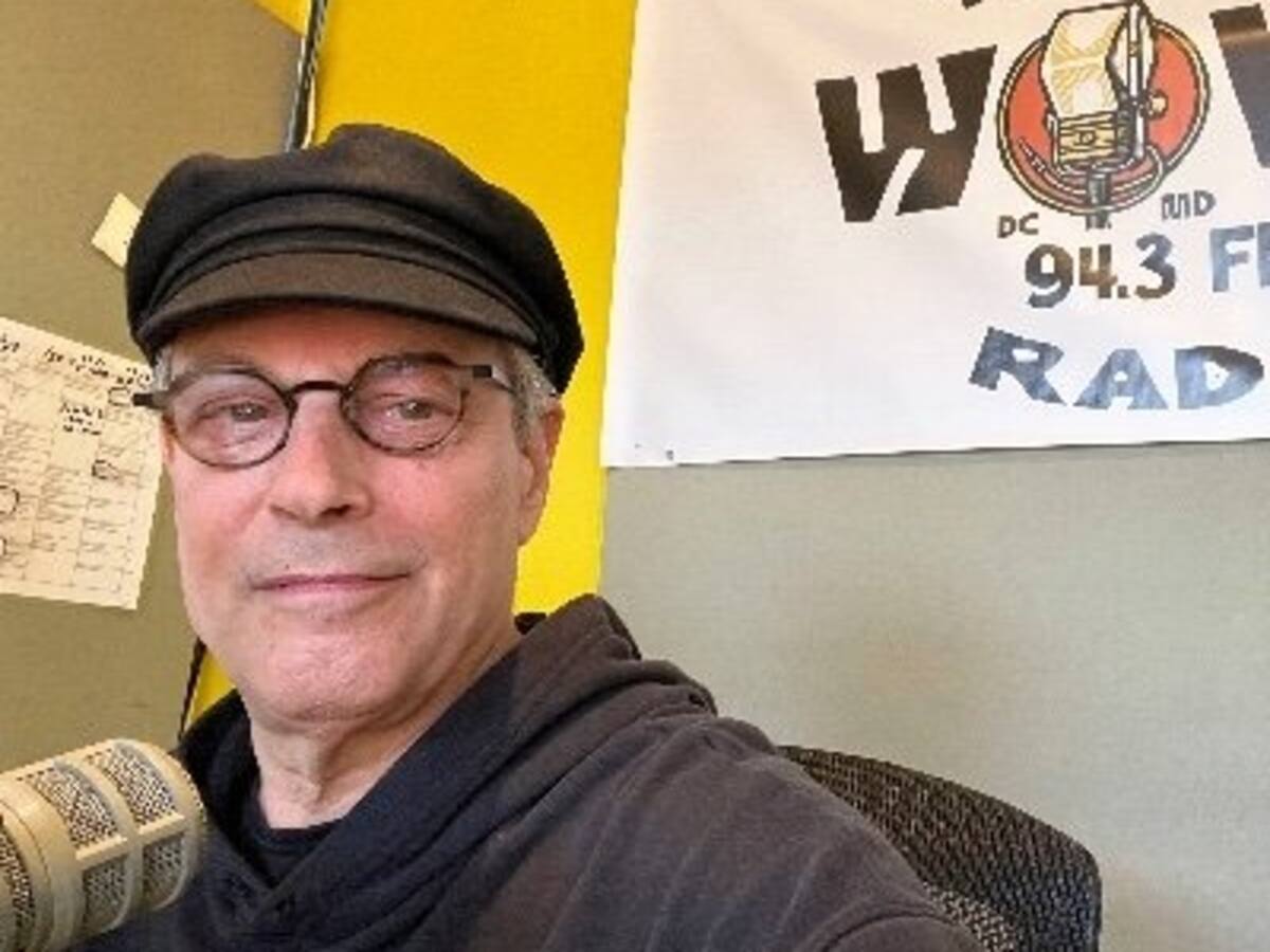 “Queríamos hacer algo sencillo”: Bob Boilen, creador del formato musical ‘Tiny Desk’