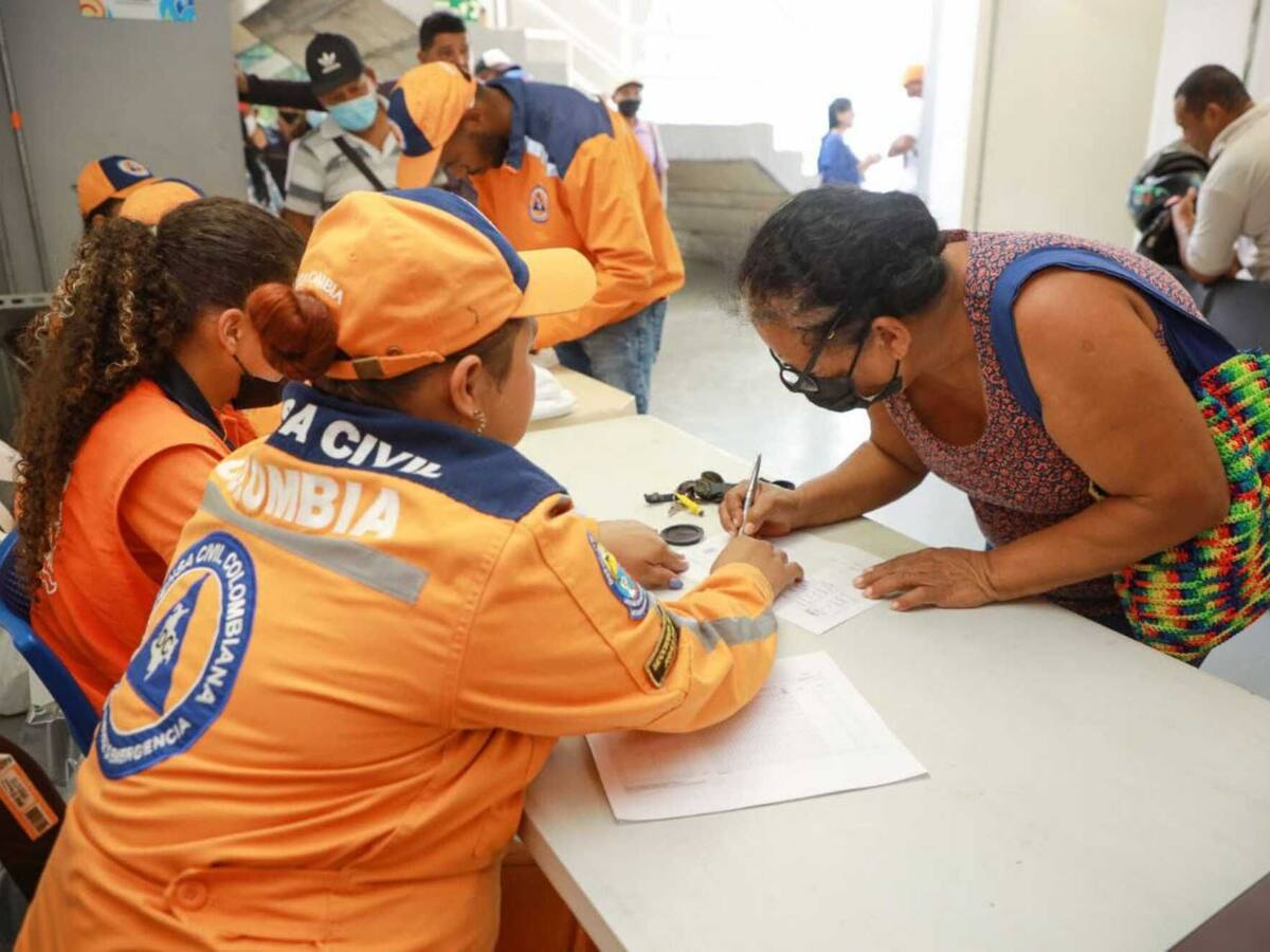 Autoridades en Santa Marta advierten sobre estafas a damnificados por el invierno