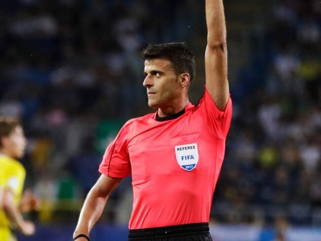 Árbitro español Jesús Gil Manzano. Foto: Nils Petter Nilsson/Getty Images