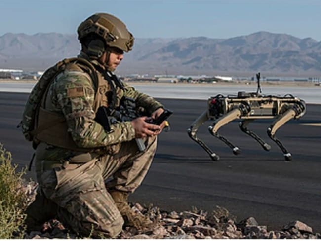 Detectan amenazas antes que ingresen los uniformados. Foto: Ghost Robotics.