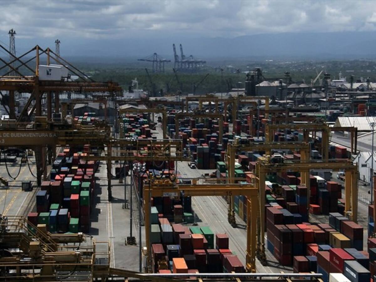 Con acompañamiento militar despejarán vías para reactivar puerto de Buenaventura