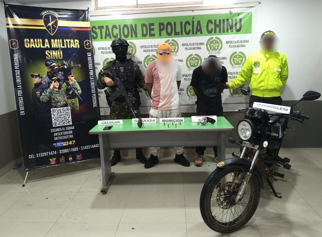 Capturan a dos hombres que serían responsables del cobro de extorsiones en Chinú, Córdoba. Foto: Ejército.