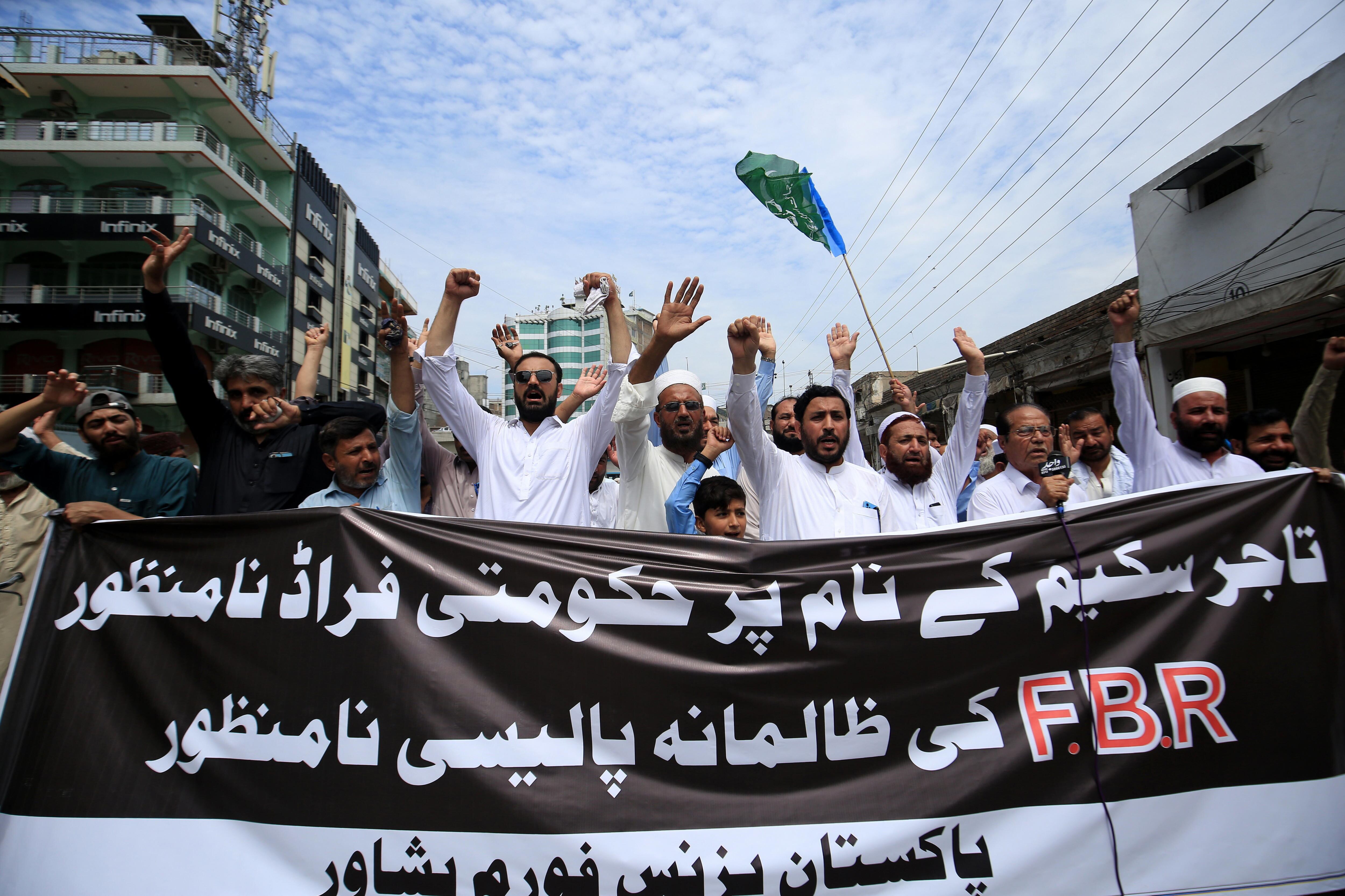 Huelgas en Pakistán por alza de impuestos. I Foto: EFE/EPA/BILAWAL ARBAB.