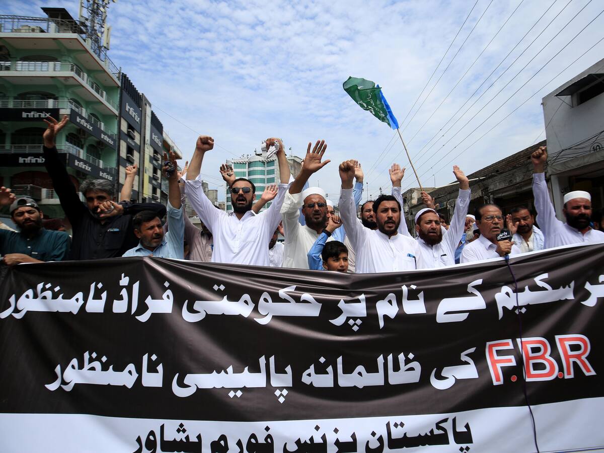 Huelga de comerciantes paraliza Pakistán entre malestar por “crisis económica”