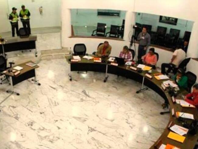 Concejo de Bucaramanga levantó sesión apenas al escuchar el himno nacional