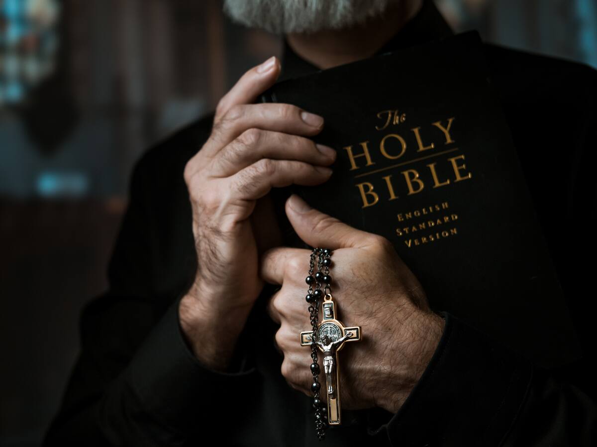 “Parece una posesión colectiva”: relato del padre que atendió a jóvenes con convulsiones