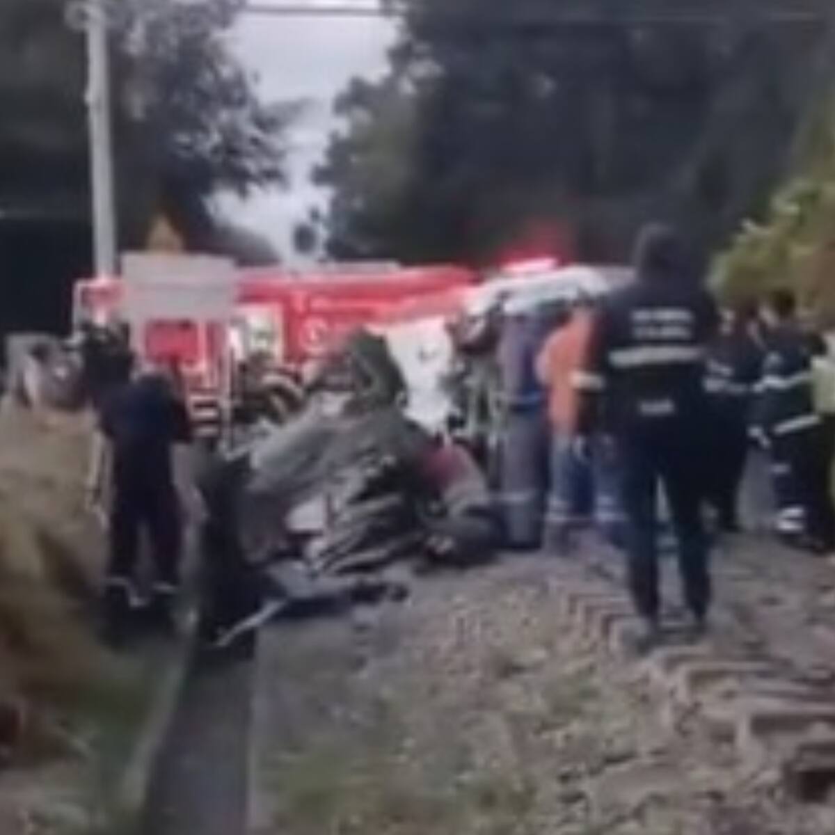 Choque entre vehículo y el Tren de la Sabana en el norte de Bogotá