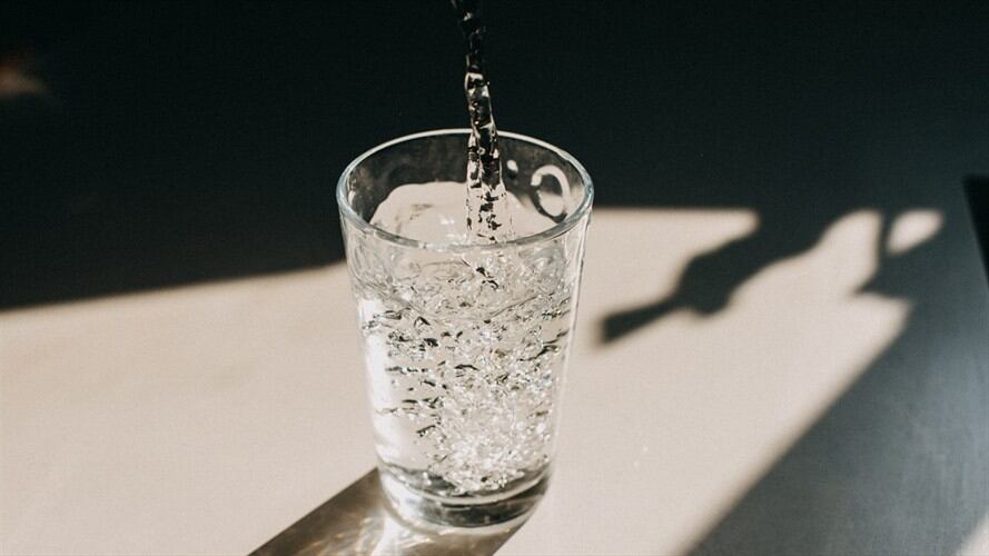 Un hombre compró saliva con COVID para "asesinar" a su jefe. Foto: Getty Images