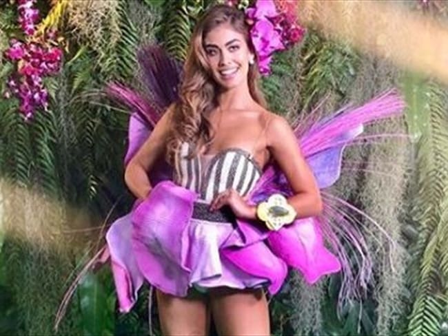 Valeria Morales lució un traje típico inspirado en la orquídea, flor nacional de Colombia