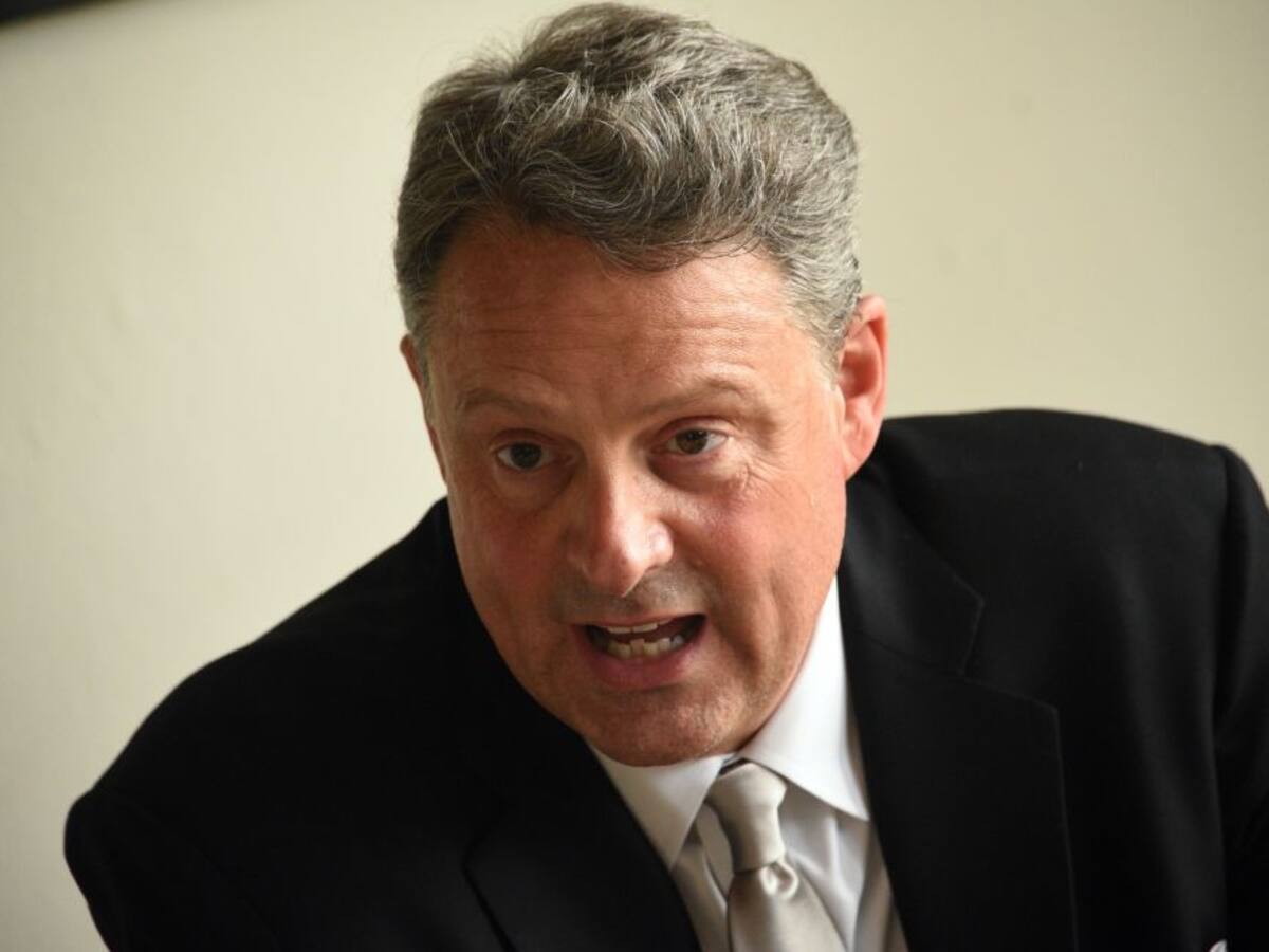 La democracia se ha vuelto débil: exembajador John Feeley en Cumbre de las Américas