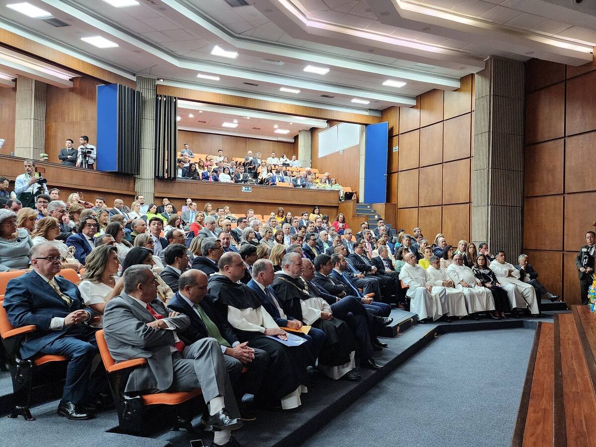 Presidentes de las Cortes son homenajeados en Universidad de Bucaramanga