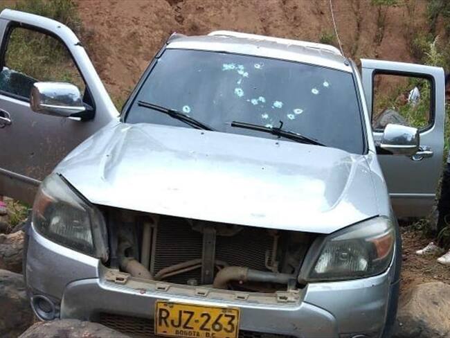 El Consejo Regional Indígena del Cauca, Cric, reportó que las autoridades de ese sector evidenciaron el cuerpo sin vida y una camioneta con múltiples impactos de arma de fuego. Foto: Cortesía Sucesos Cauca.