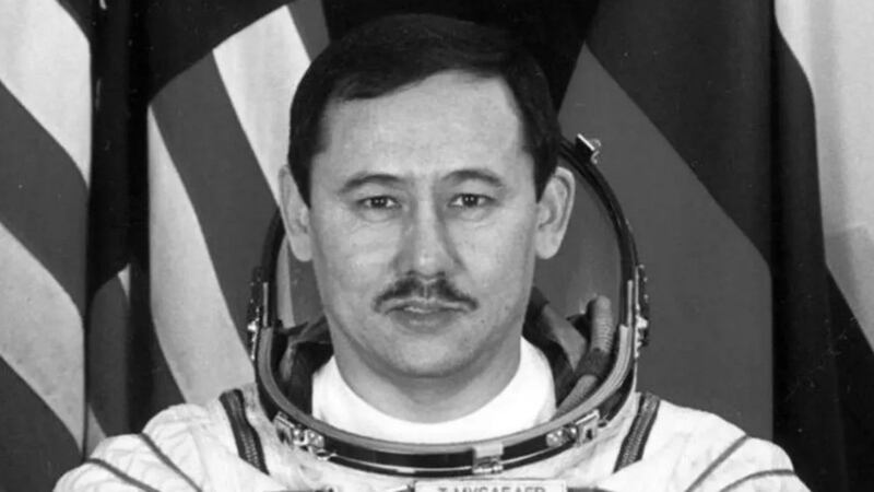 Talgat Musabáev, astronauta kazajo, imagen de referencia