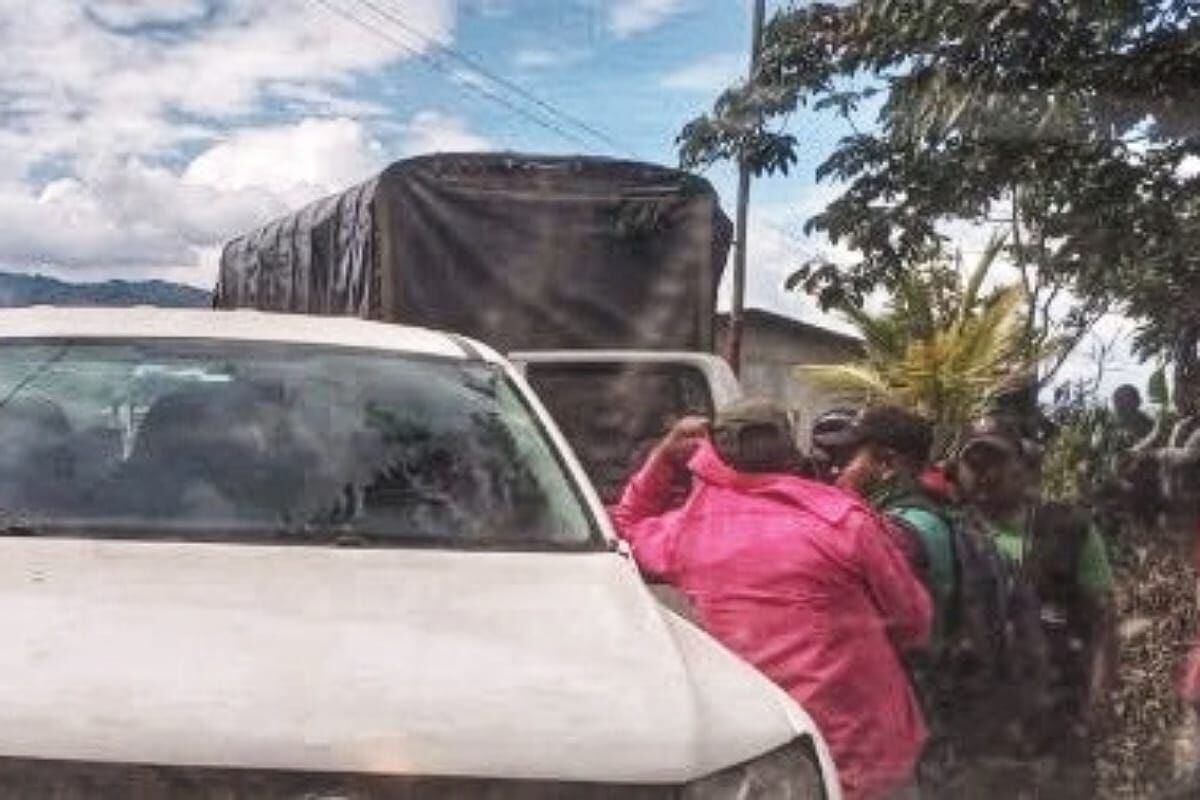 La guardia sorprendió a los implicados realizando exigencias económicas a un transportador. Crédito: Cric. 