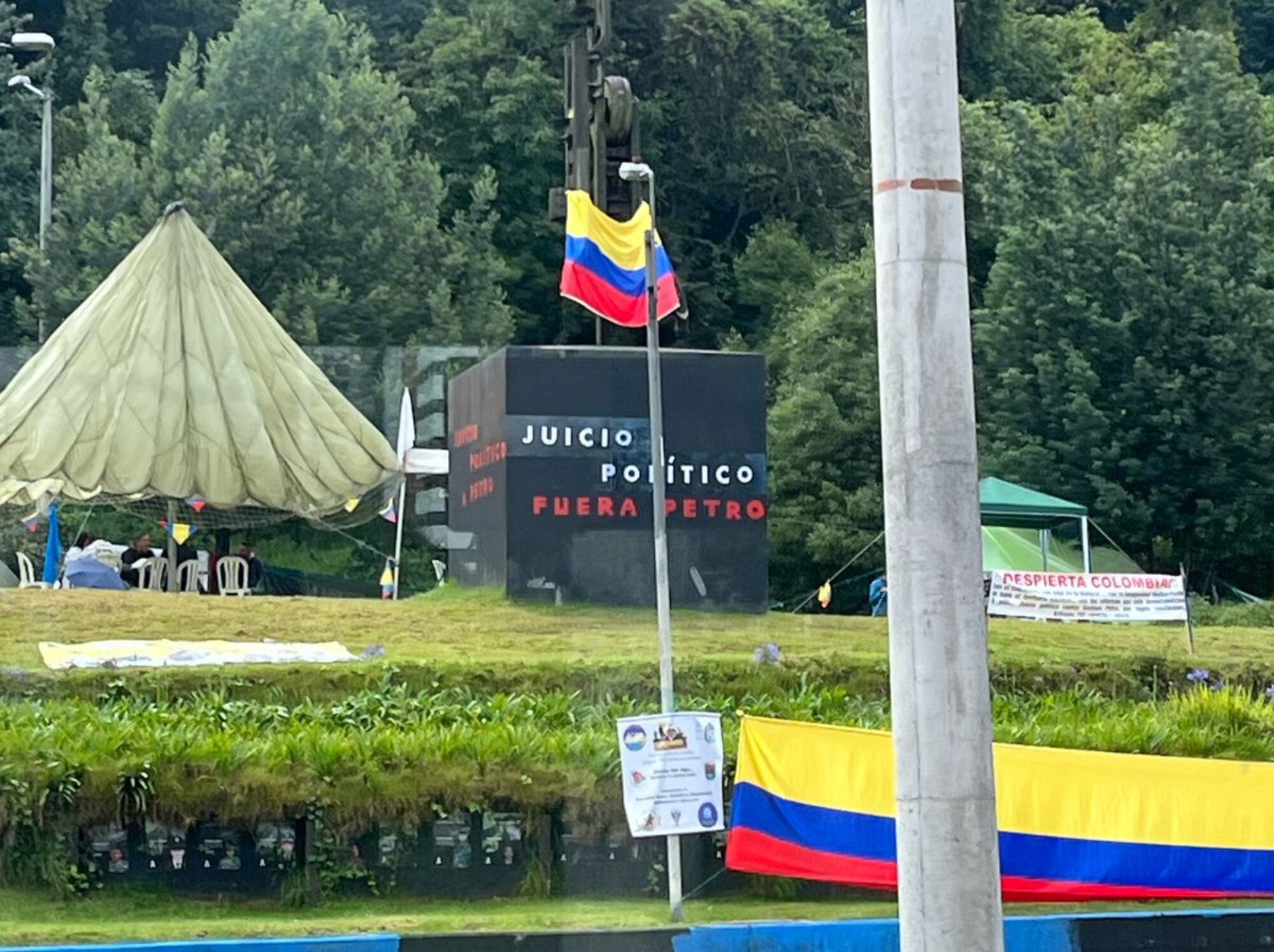 Desalojo puede durar un mes: secretario de Gobierno de Bogotá sobre protesta en monumento a Gandhi