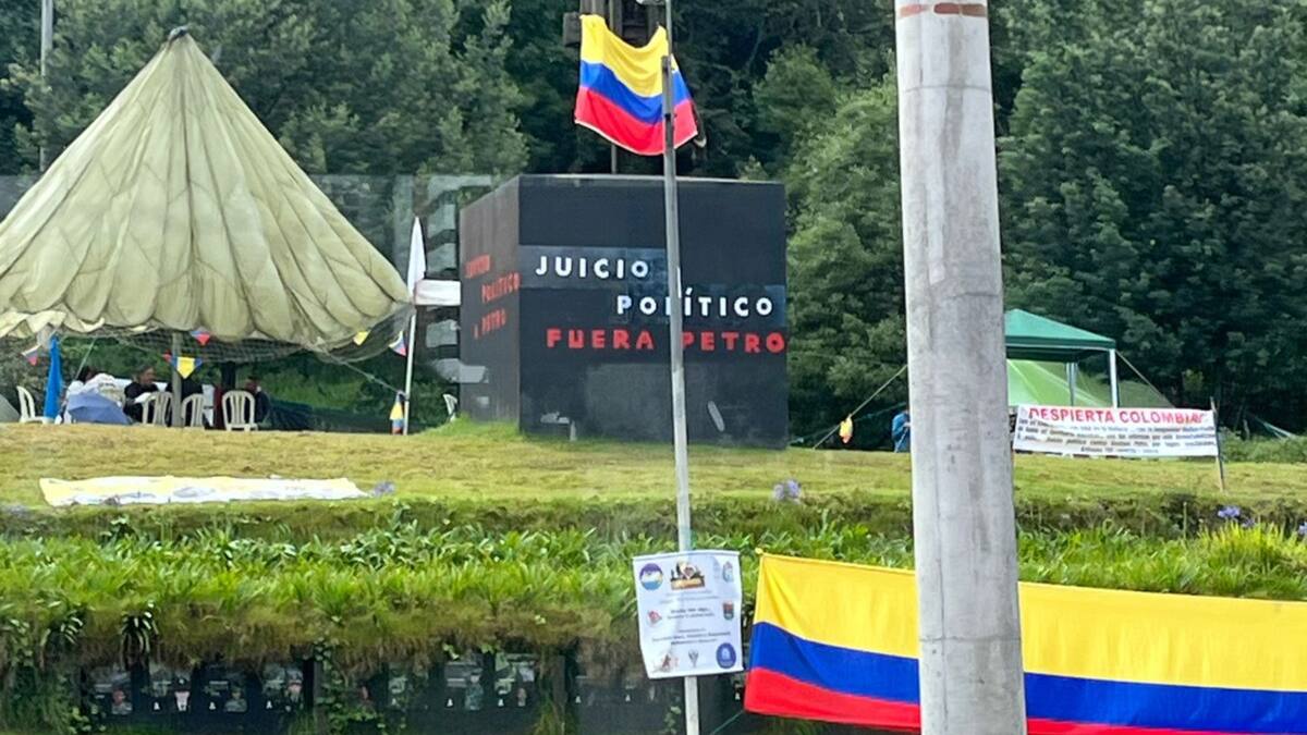 Desalojo puede durar un mes: secretario de Gobierno de Bogotá sobre protesta en monumento a Gandhi