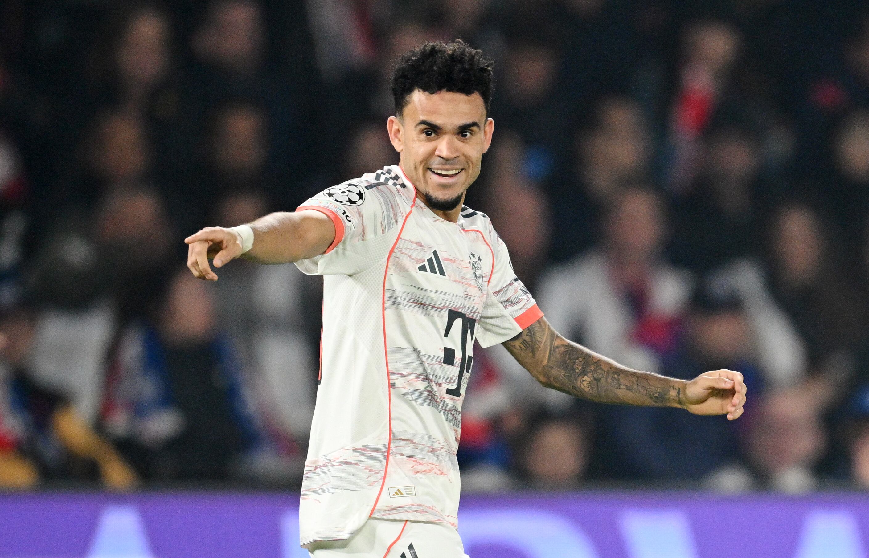 Luis Díaz celebra su gol ante el PSG por Champions League. FOTO: Stuart Franklin/Getty Images