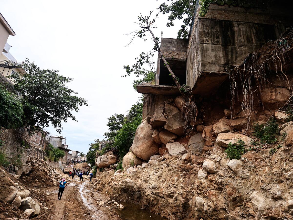 Ascienden a 29 el número de muertos en México por el ciclón John
