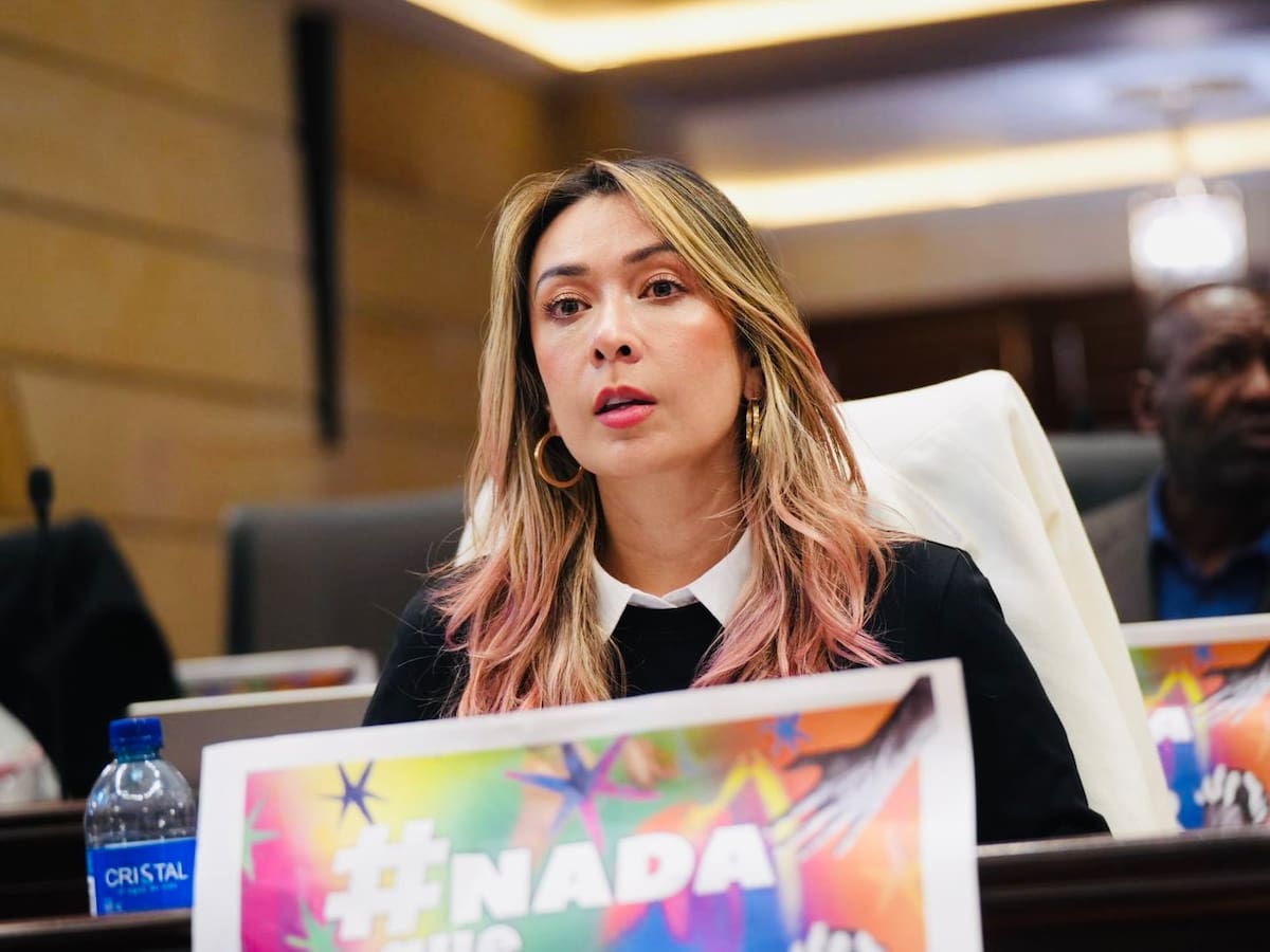 Reforma a la salud: suspenden a Katherine Miranda por insulto al presidente de la Cámara