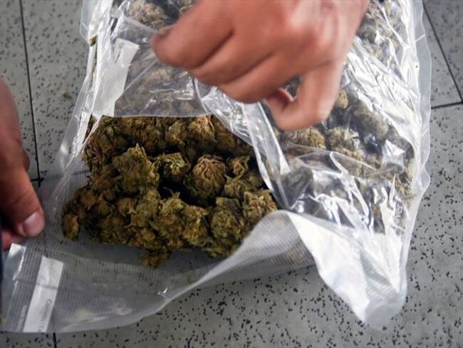 Fue dejado en libertad el comandante de la Estación de Policía de Inzá, quien había sido capturado por presuntamente apropiarse de un cargamento de marihuana incautado. Foto: Getty Images