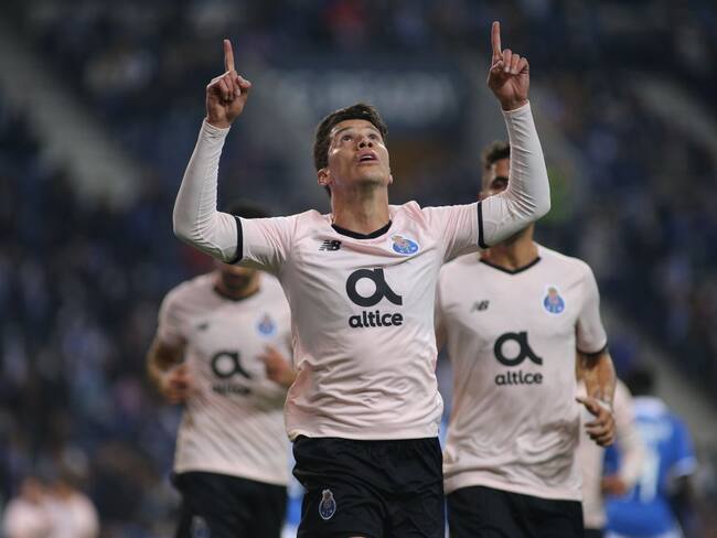 Mateus Uribe celebra el gol contra Feirense. Créditos: Getty Images