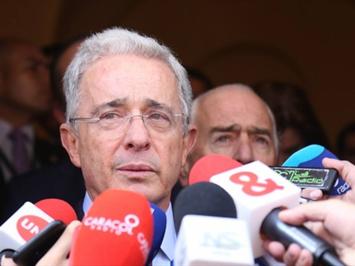 Aplazadas indagatorias a congresistas Álvaro Uribe y Álvaro Prada