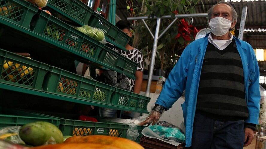 La Escuela de Salud Pública de Harvard publicó una serie de consejos para evitar contagiarse cuando salga a hacer mercado. Foto: Colprensa