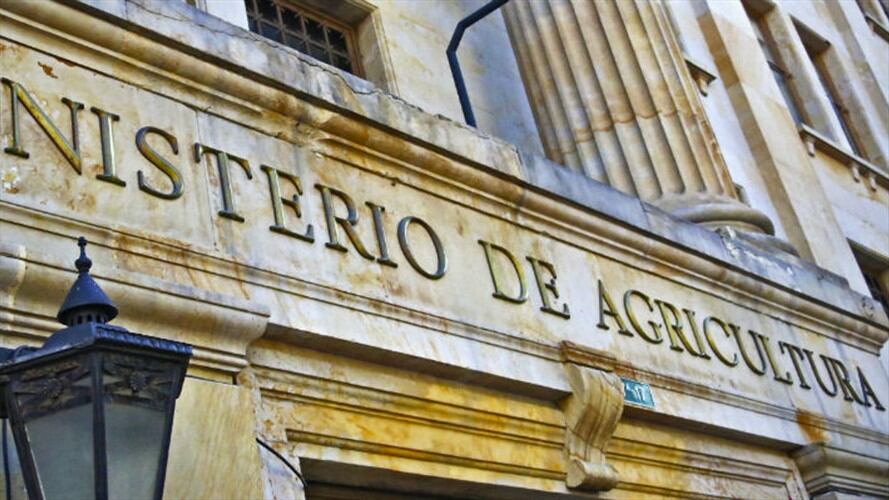 Funcionarios del Ministerio de Agricultura se exponen a una sanción económica impuesta por la Contraloría, en el caso del manejo de los recursos parafiscales del ganado. Foto: Ministerio de Agricultura