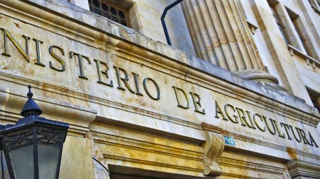 Funcionarios del Ministerio de Agricultura se exponen a una sanción económica impuesta por la Contraloría, en el caso del manejo de los recursos parafiscales del ganado. Foto: Ministerio de Agricultura