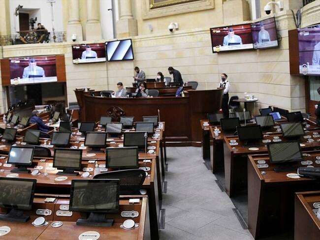 Aún faltan servidores públicos por mostrar su declaración de renta. Foto: Colprensa - Senado