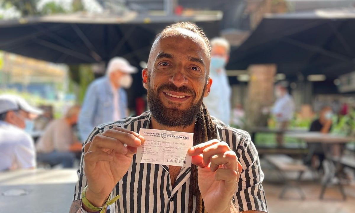 Daniel Carvalho, representante a la Cámara por Antioquia electo, el día de las elecciones legislativas del pasado 13 de marzo de 2022. Foto: @davalho