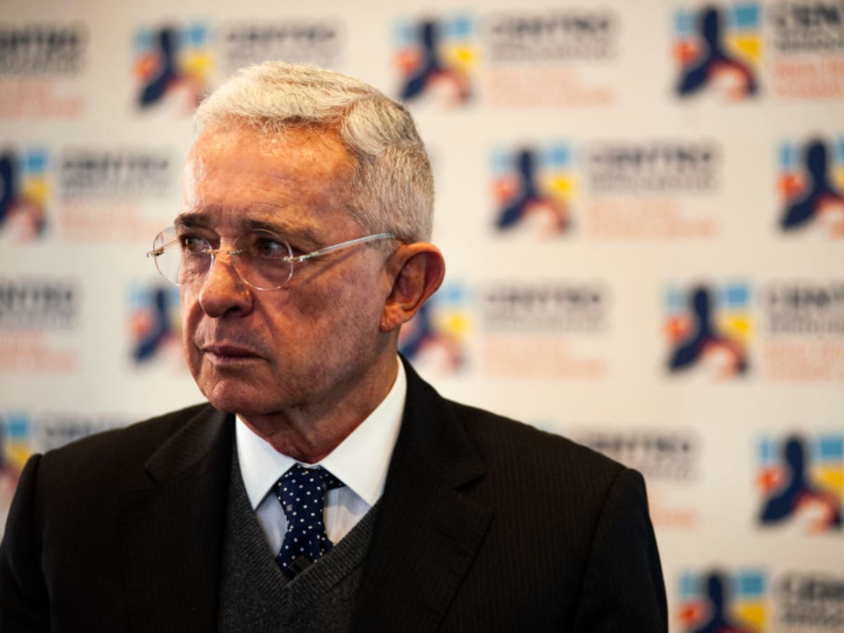 Centro Democrático responde a Enrique Gómez y defiende gestión de Álvaro Uribe