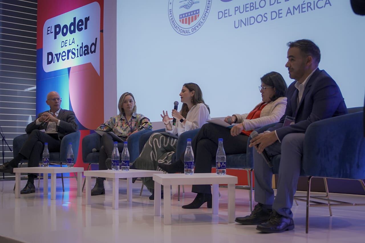 El Poder de la Diversidad contó con más de 400 asistentes y más de diez voces expertas reunidas para conversar sobre las oportunidades que genera el tener a personas diversas en las compañías.| Foto: W Radio