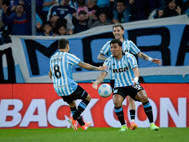 Roger Martinez (d) y Juan Fernando Quintero (i). Foto: Getty Images.