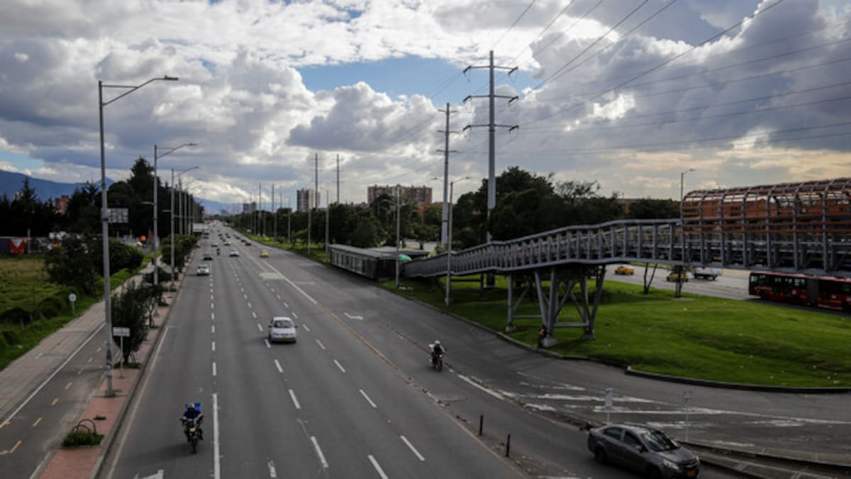 Cierre parcial en la Autopista Norte por obras en puente peatonal