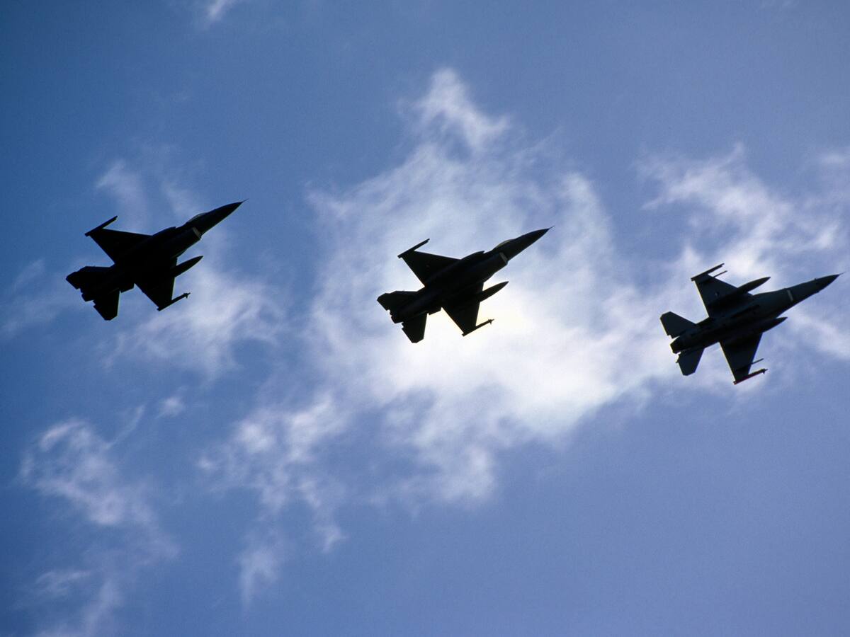 Ex primer ministro italiano habría sido intermediario en una supuesta venta de equipos militares a Colombia