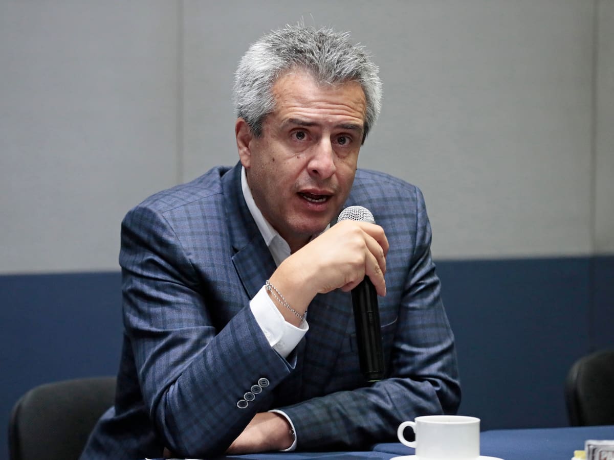 “Termino mi intervención y me entrego a las autoridades”: exministro Velasco tras orden de captura