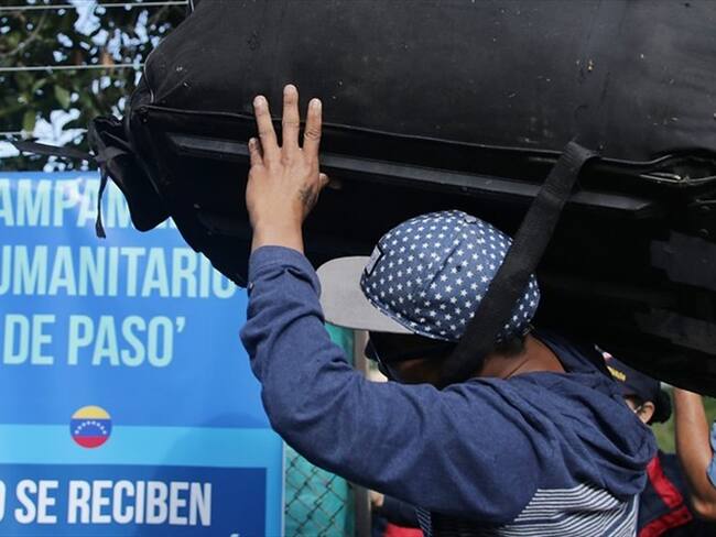 Desalojo del campamento humanitario de paso en Bogotá. Foto: Colprensa
