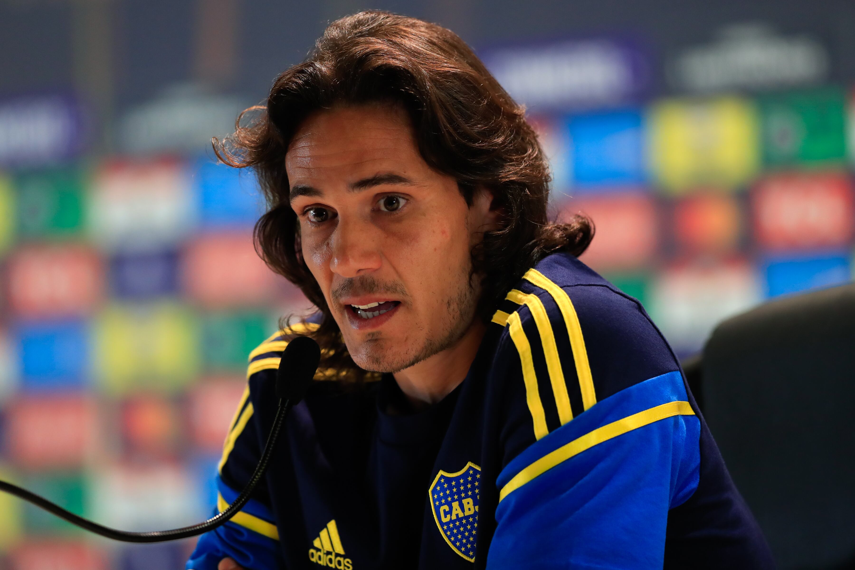 Edinson Cavani de Boca Juniors habla durante una rueda de prensa previo al partido de la final de la Copa Libertadores ante Fluminense, hoy en el Estadio Maracaná, en Río de Janeiro (Brasil). EFE/ André Coelho