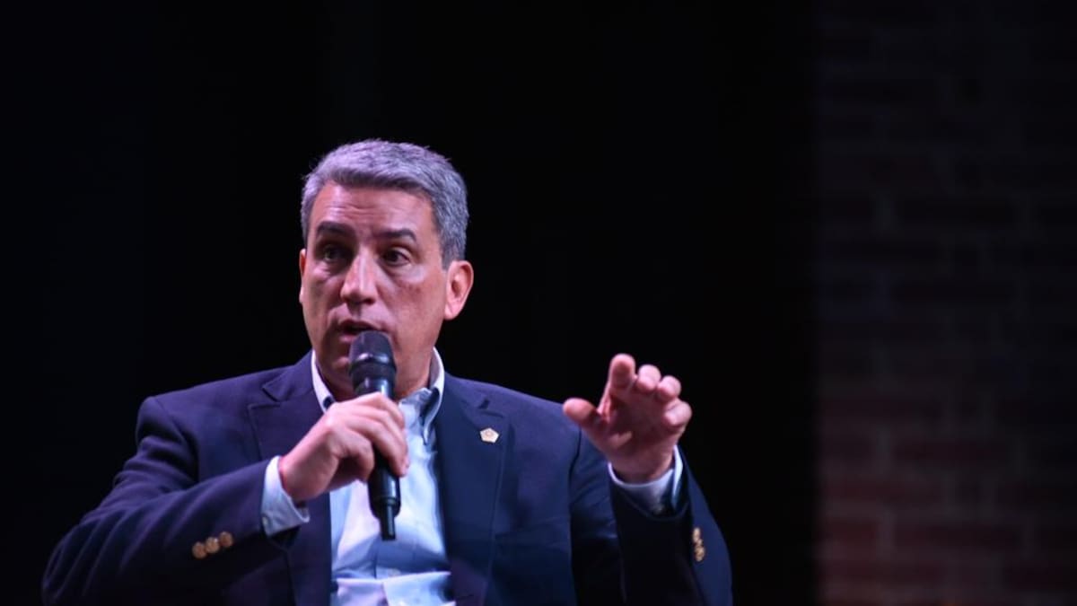 “Puede generar violencia”: Fernando Jaramillo por transmisión del partido en pantallas