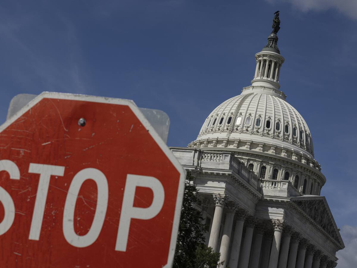 Jueza bloqueó temporalmente los despidos de la administración Trump