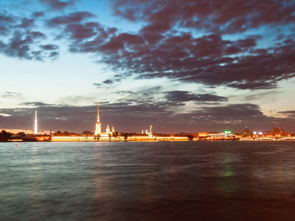 ¿Cuál es la ciudad a la que nunca llega la noche en el verano? Recibe más de un millón de turistas
