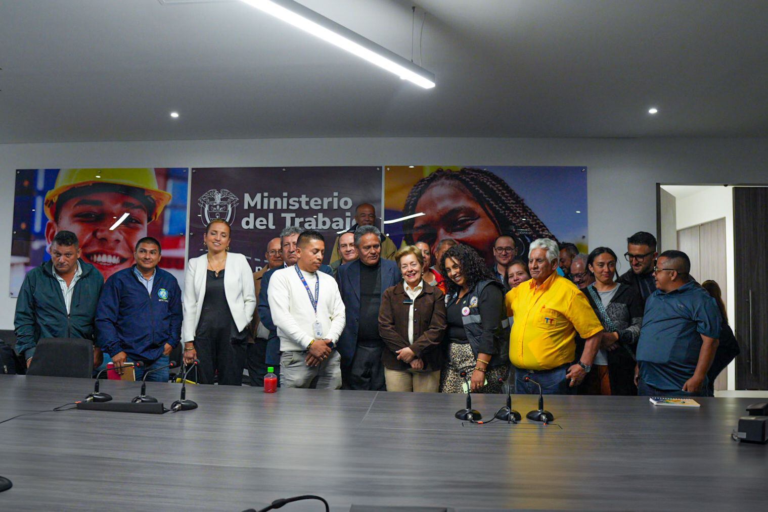 MinTrabajo confirmó que transportadores harán parte de la reforma laboral. Foto: Suministrada.