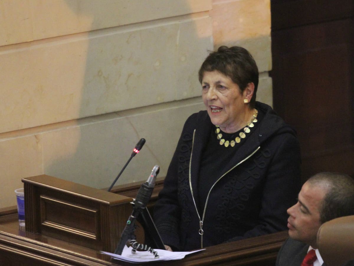 Gloria Gaitán envió carta a padre de Miguel Uribe: rechazó veto a Petro en velación de su hijo