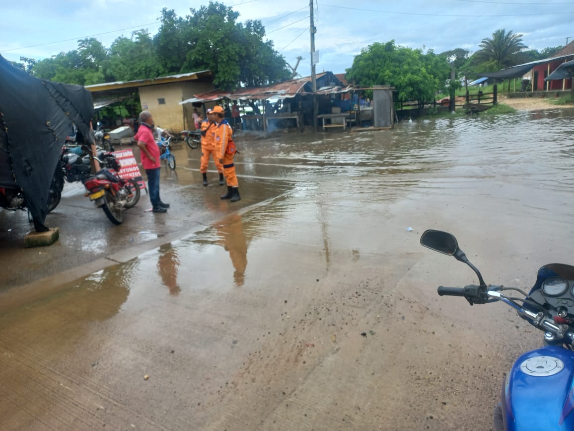 Inundaciones en zona urbana de Ayapel, Córdoba. Foto: cortesía Defensa Civil.