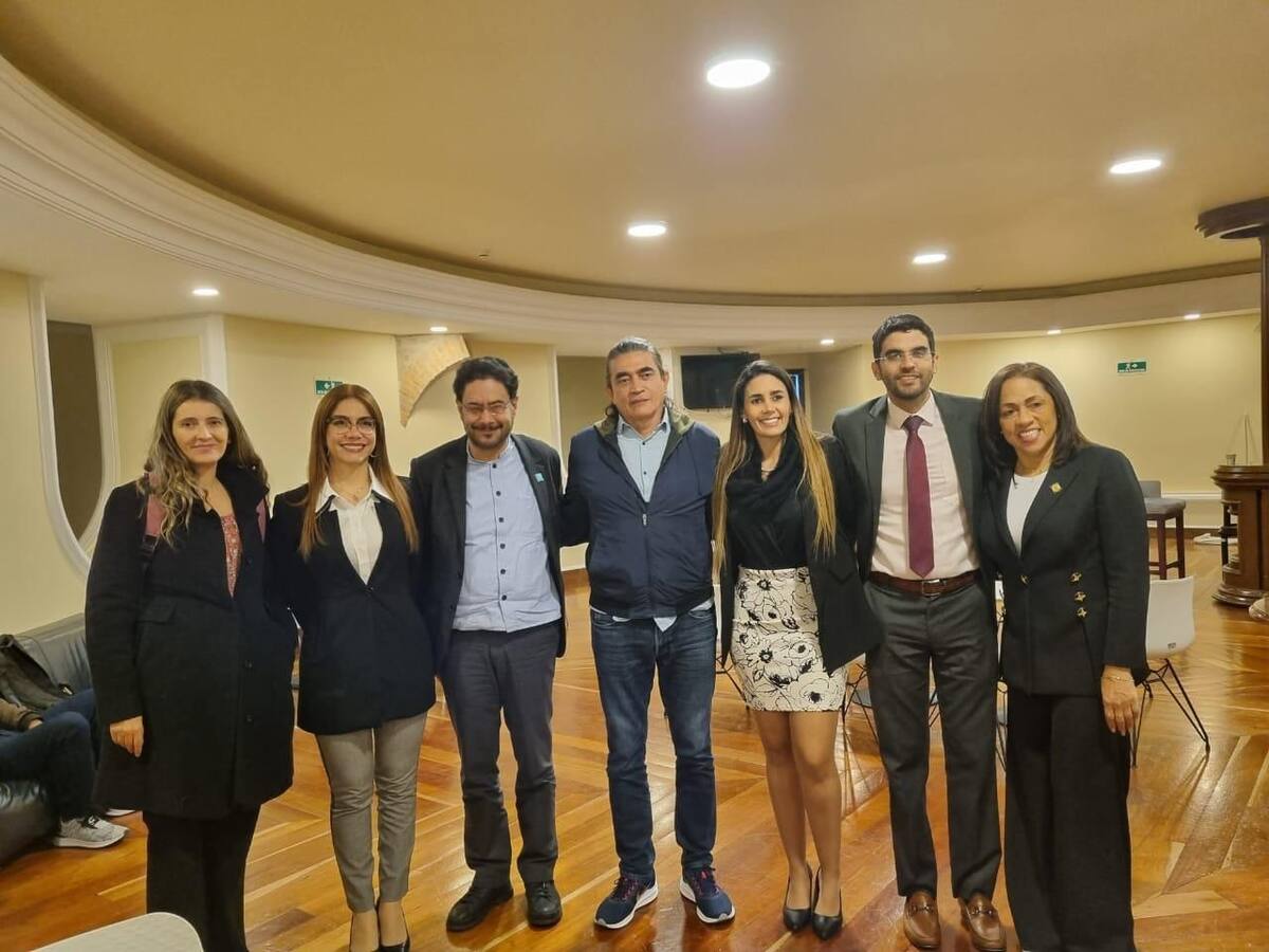 Partidos políticos avanzan en acuerdo para reducir el salario de los congresistas