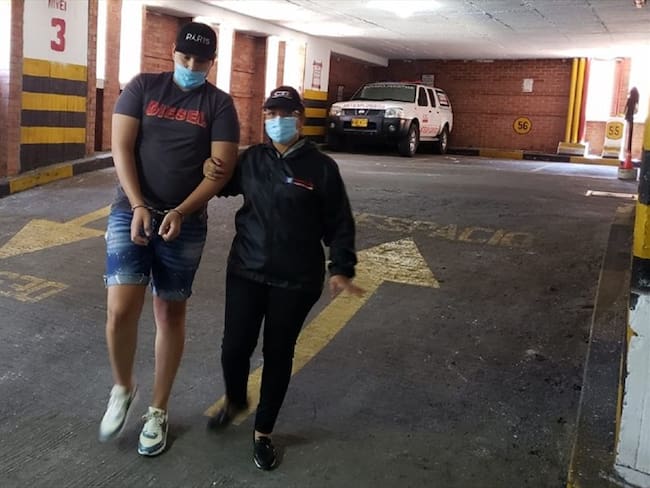 Hombre capturado en Cali por supuestamente contratar a un sicario. Foto: Fiscalía General de la Nación