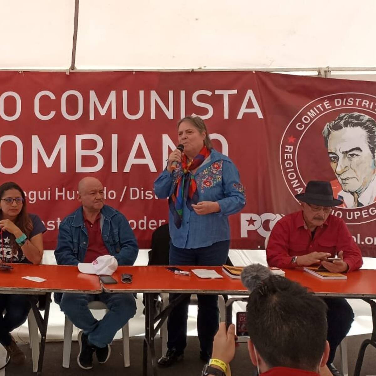 Partido Comunista Colombiano apoyará candidatura presidencial de Petro
