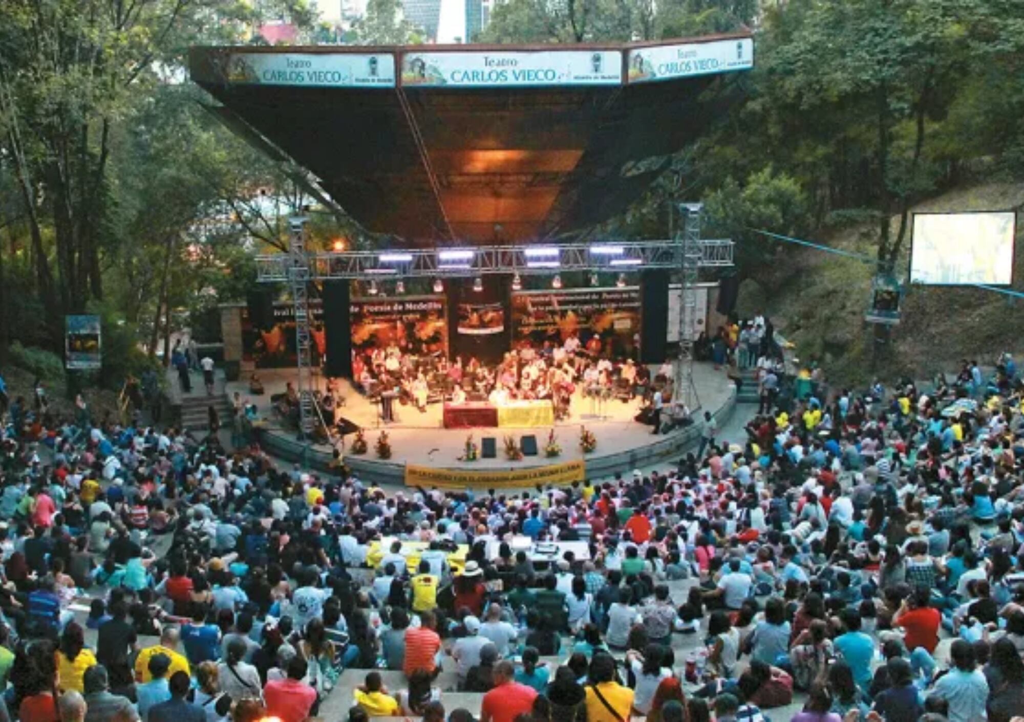 Director del Festival de Poesía de Medellín desmiente uso indebido del presupuesto público